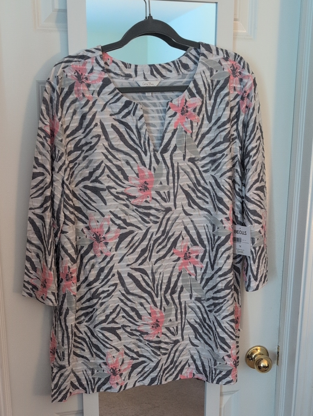 Coral Bay Pink Floral & Gray Zebra-Print 3/4 Sleeve Tunic